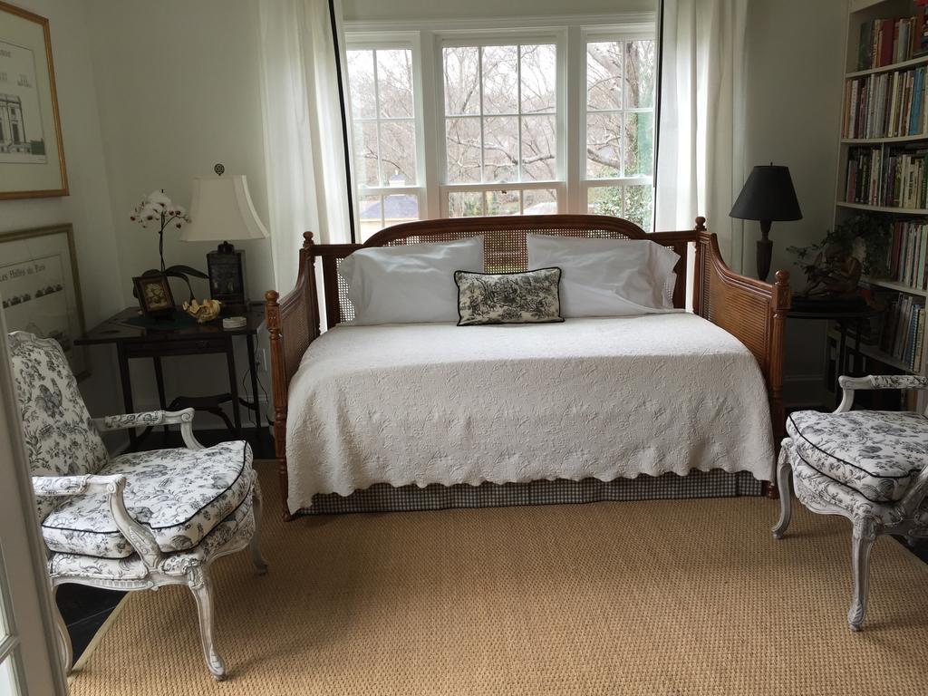 The Cottage Bed & Breakfast In Decatur Ga Экстерьер фото